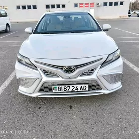 Toyota Camry 2021
