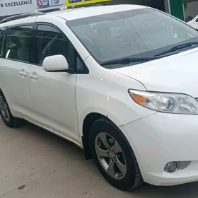 Toyota Sienna 2011