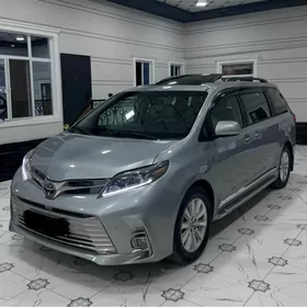Toyota Sienna 2020