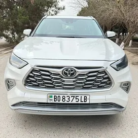 Toyota Highlander 2021