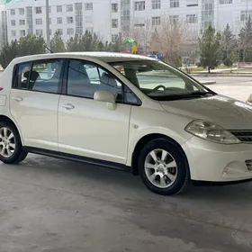 Nissan Tiida 2008