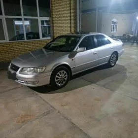 Toyota Camry 2001
