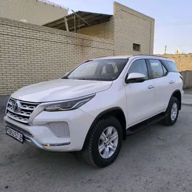 Toyota Fortuner 2021
