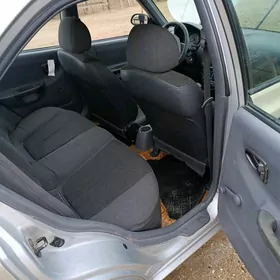 Hyundai Elantra 2000