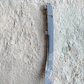 Genesis G80 krel plastmas