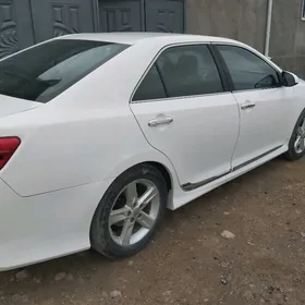 Toyota Camry 2014