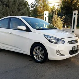 Hyundai Accent 2011