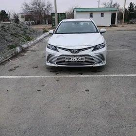 Toyota Camry 2021