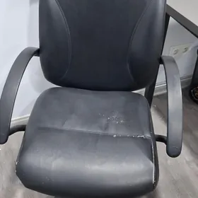 столы и кресла