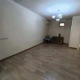 10 мкр. 2 этаж 1 ком.