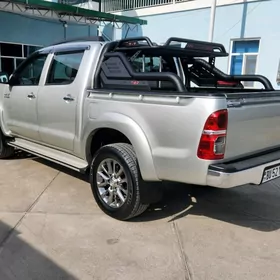 Toyota Hilux 2014