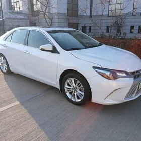Toyota Camry 2017