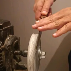 Pyçak ýitileýän çarhyjy.