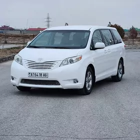 Toyota Sienna 2010