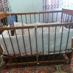 детская кроватка