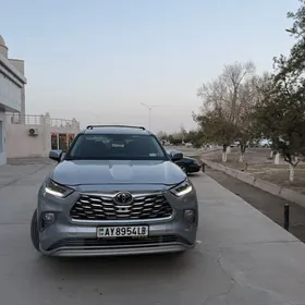 Toyota Highlander 2022