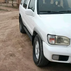 Nissan Pathfinder 1999