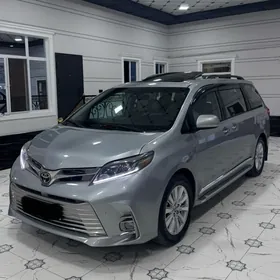 Toyota Sienna 2020