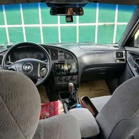 Hyundai Elantra 2004