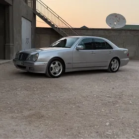 Mercedes-Benz C320 2001