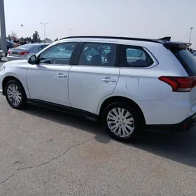 Mitsubishi Outlander 2022