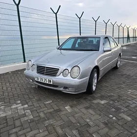 Mercedes-Benz E320 2000