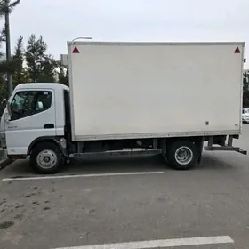 Mitsubishi Canter 2010