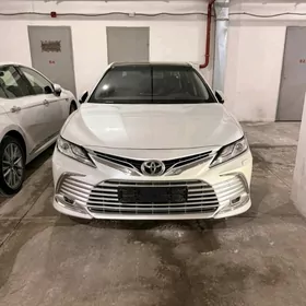 Toyota Camry 2024