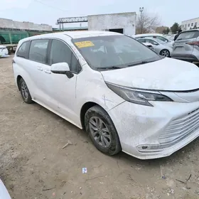 Toyota Sienna 2021