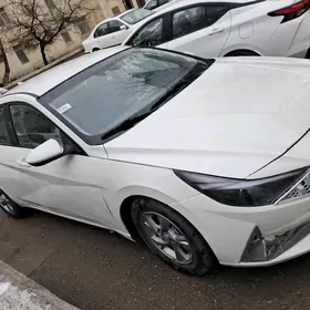 Hyundai Elantra 2022