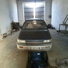 Mitsubishi Chariot 1995