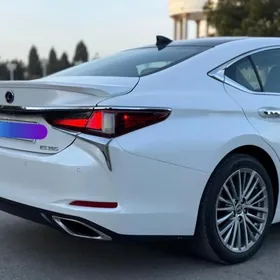 Lexus ES 350 2022