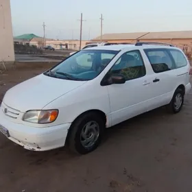 Toyota Sienna 2001