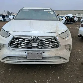 Toyota Highlander 2022