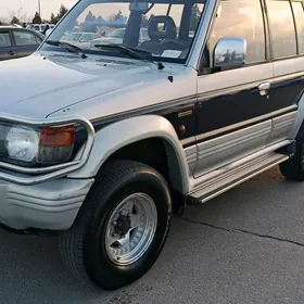 Mitsubishi Pajero 1994