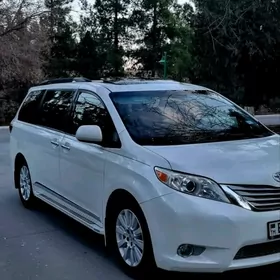 Toyota Sienna 2016