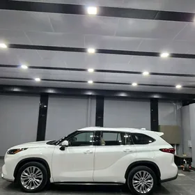 Toyota Highlander 2020
