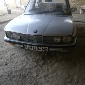 BMW 525 1986