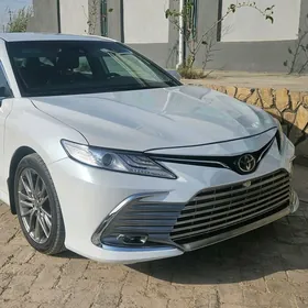 Toyota Camry 2021