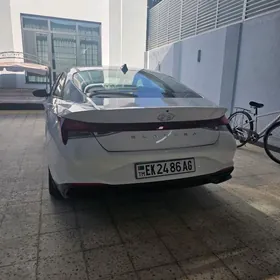 Hyundai Elantra 2021