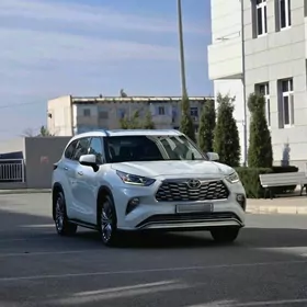 Toyota Highlander 2023