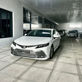 Toyota Camry 2022