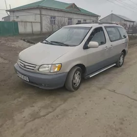 Toyota Sienna 2003