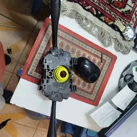 Nissan Sunny pawarotnik