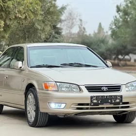 Toyota Camry 2000