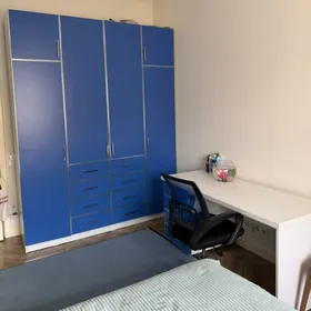 шкаф и стол