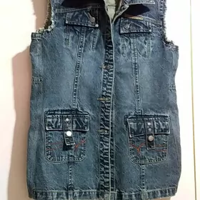 Джинсовка -Безрукавка. женская
