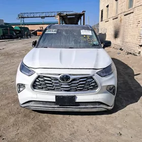 Toyota Highlander 2021