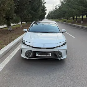 Toyota Camry 2025