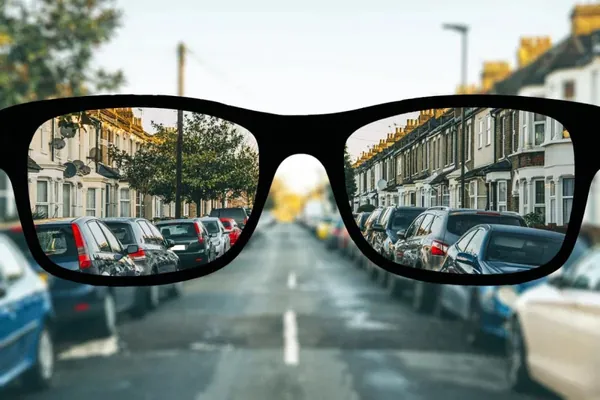 Сужение зрачка при плохом освещении приводит к массовой близорукости